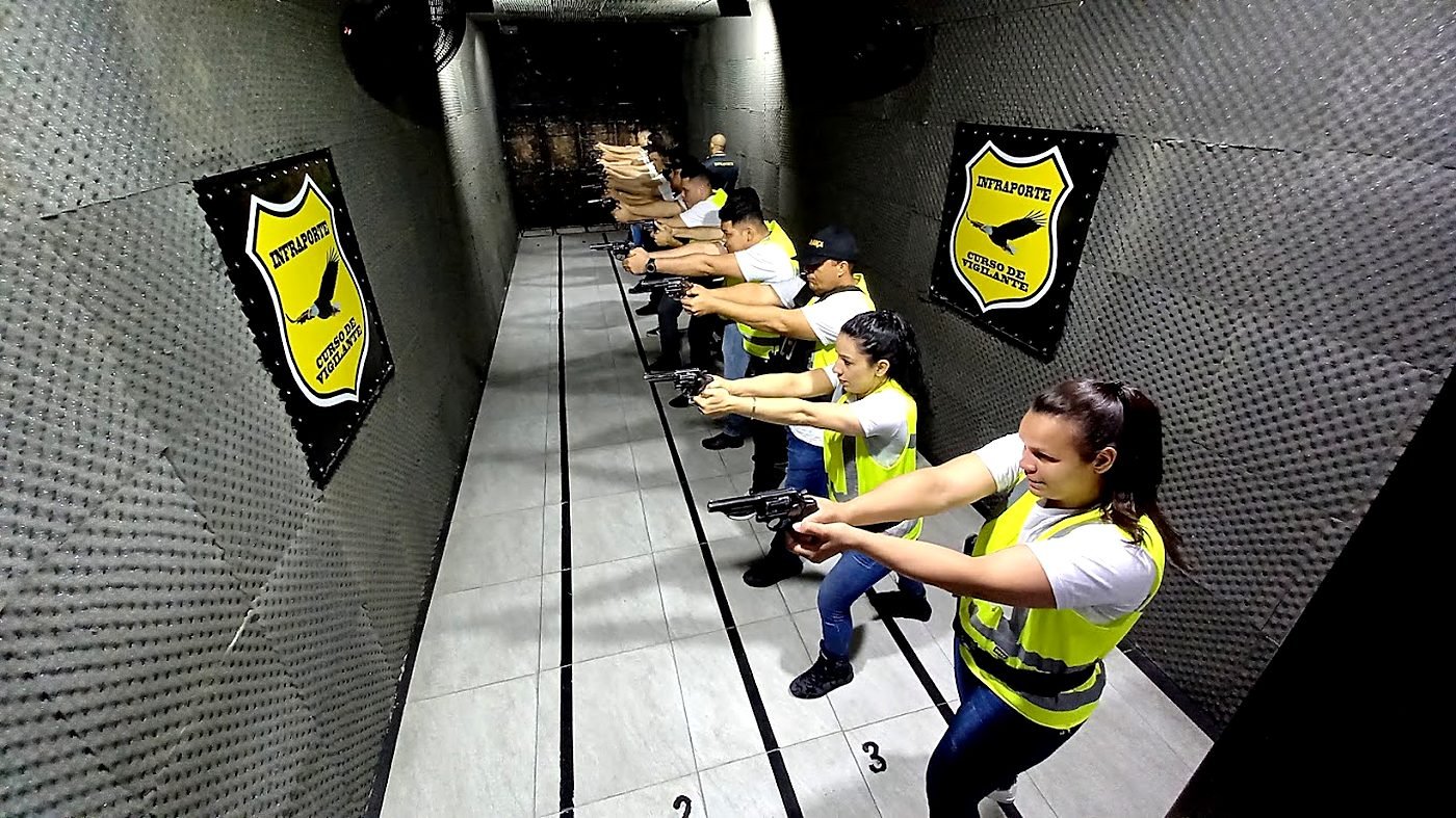 Treino de tiro no estande
